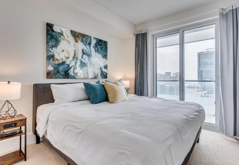 Skyline Suites - Walk To Mtcc, Acc, Rogers Centre & Entertainment District Торонто Екстер'єр фото