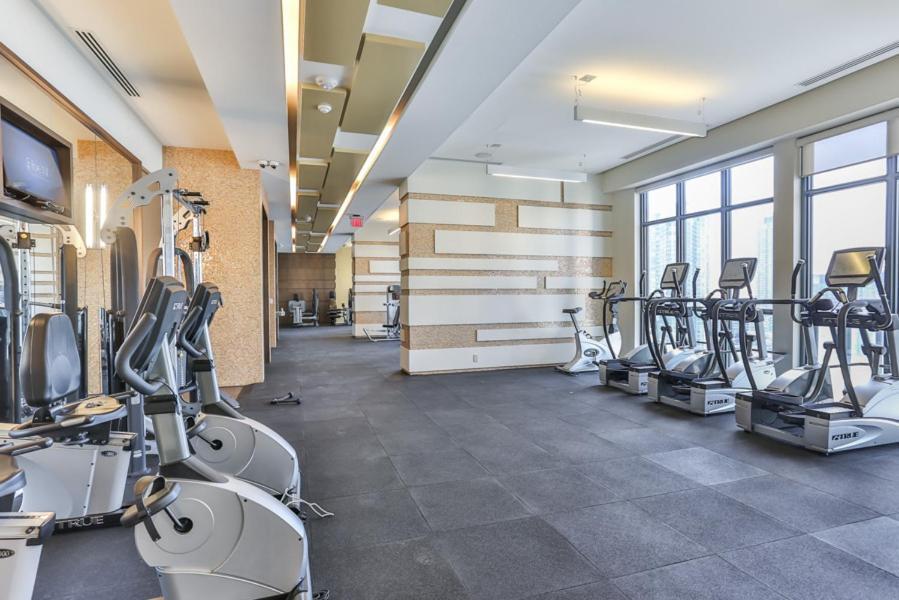 Skyline Suites - Walk To Mtcc, Acc, Rogers Centre & Entertainment District Торонто Екстер'єр фото