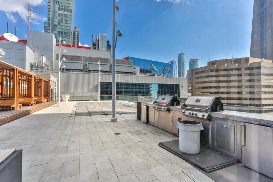 Skyline Suites - Walk To Mtcc, Acc, Rogers Centre & Entertainment District Торонто Екстер'єр фото