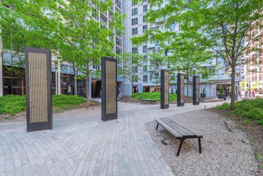 Skyline Suites - Walk To Mtcc, Acc, Rogers Centre & Entertainment District Торонто Екстер'єр фото