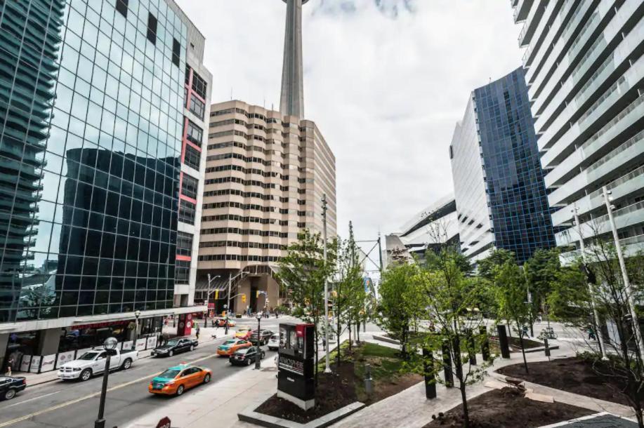 Skyline Suites - Walk To Mtcc, Acc, Rogers Centre & Entertainment District Торонто Екстер'єр фото